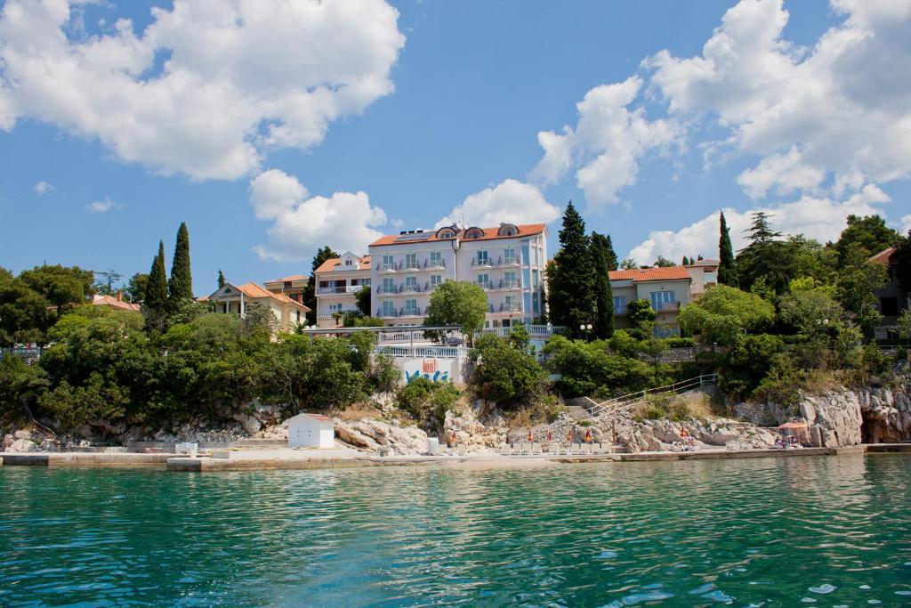 Hotel Vali Dramalj Crikvenica Exterior photo